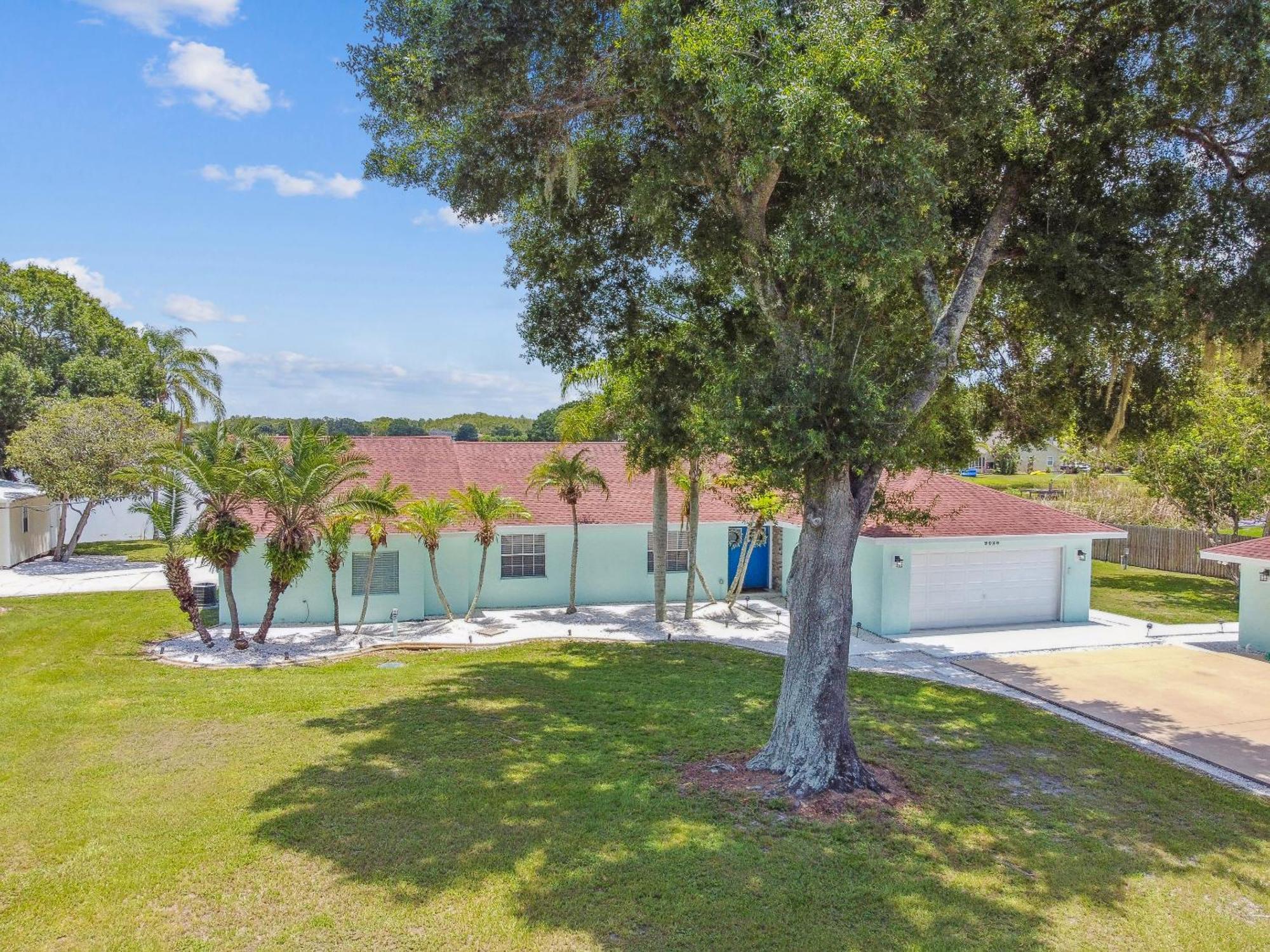 Lake House Westchase Area. Heated Pool Waterfront! Tampa Buitenkant foto