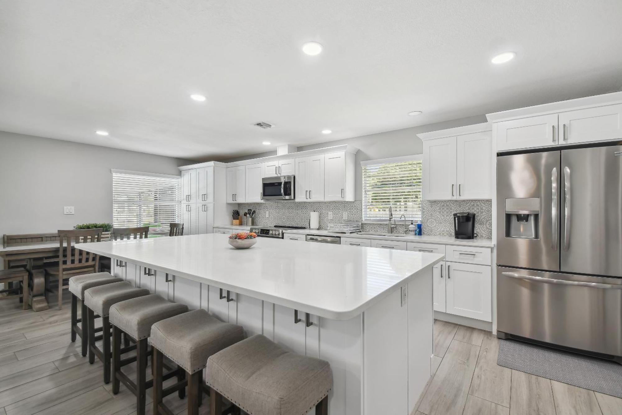 Lake House Westchase Area. Heated Pool Waterfront! Tampa Buitenkant foto